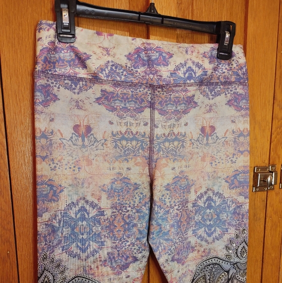 Evolution and Creation elephant boho rhapsody ankle length yoga leggings - Picture 3 of 10